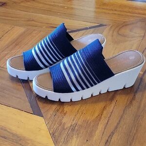 Bernie Mev Women's Venti Iris Wedge Heeled Sandal In NAVY Size 39 or 8/8.5